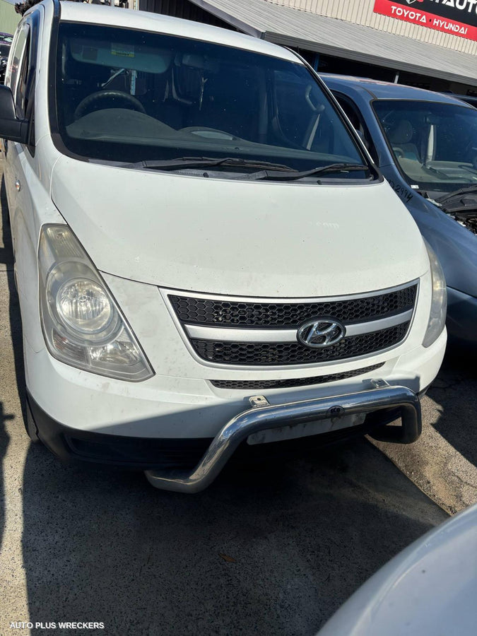 2010 Hyundai Iload/imax Left Taillight