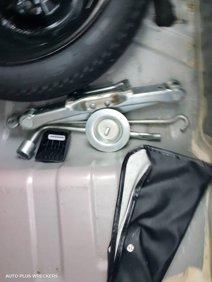 2009 NISSAN MICRA ANTENNA