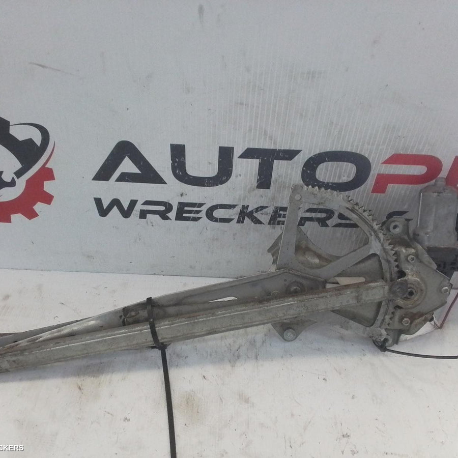 2006-2016 Toyota Yaris Right Front Window Reg Motor