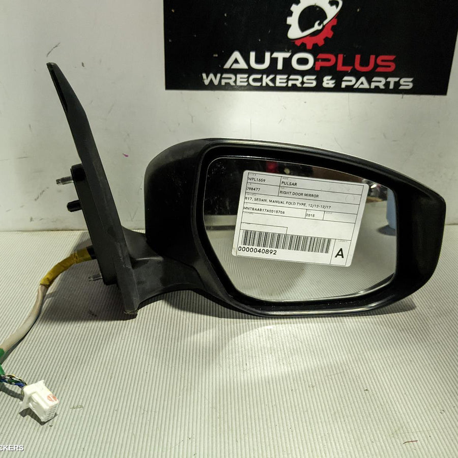 2012-2017 Nissan Pulsar Right Door Mirror