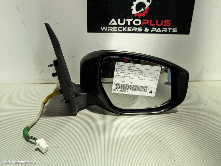 2015 Nissan Pulsar Right Door Mirror