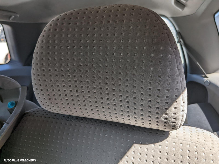 2005 Mitsubishi Grandis Bonnet