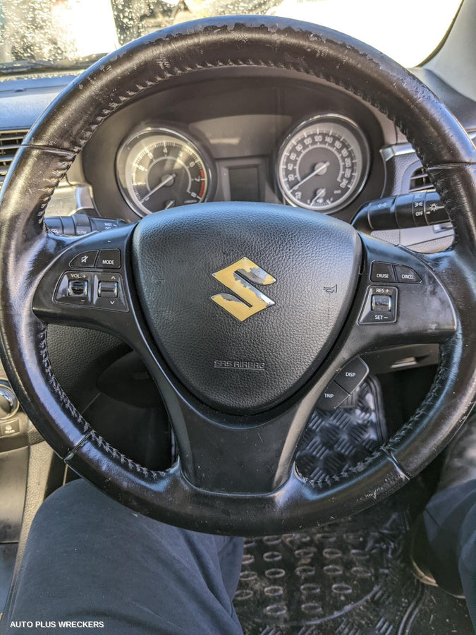 2010 Suzuki Kizashi Left Taillight