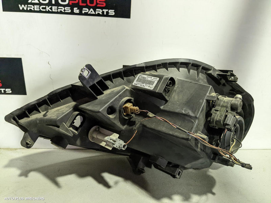 2013 Renault Trafic Right Headlamp