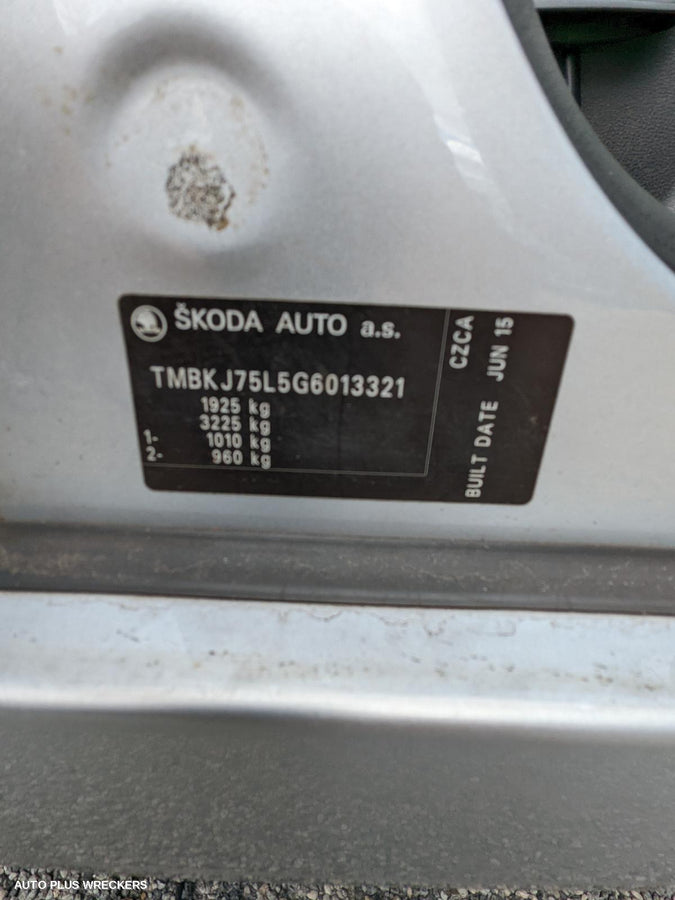 2016 Skoda Yeti Left Front Door