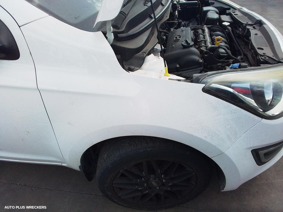 2013 Hyundai I20 Left Front Door