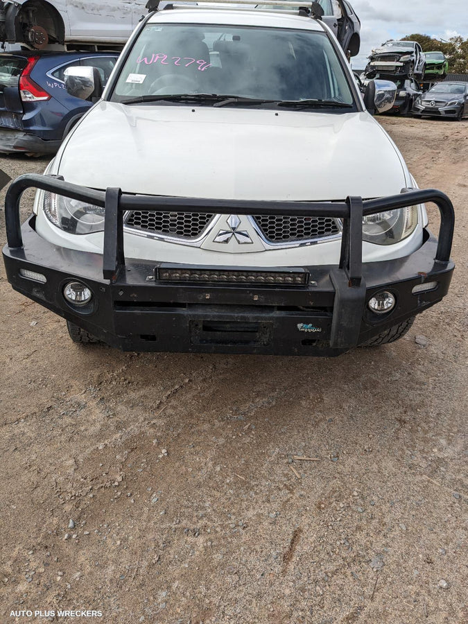 2009-2015 Mitsubishi Triton Left Rear Door Sliding