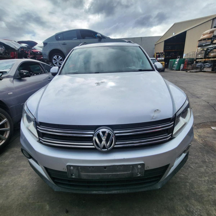 2013 Volkswagen Tiguan Right Front Door Window
