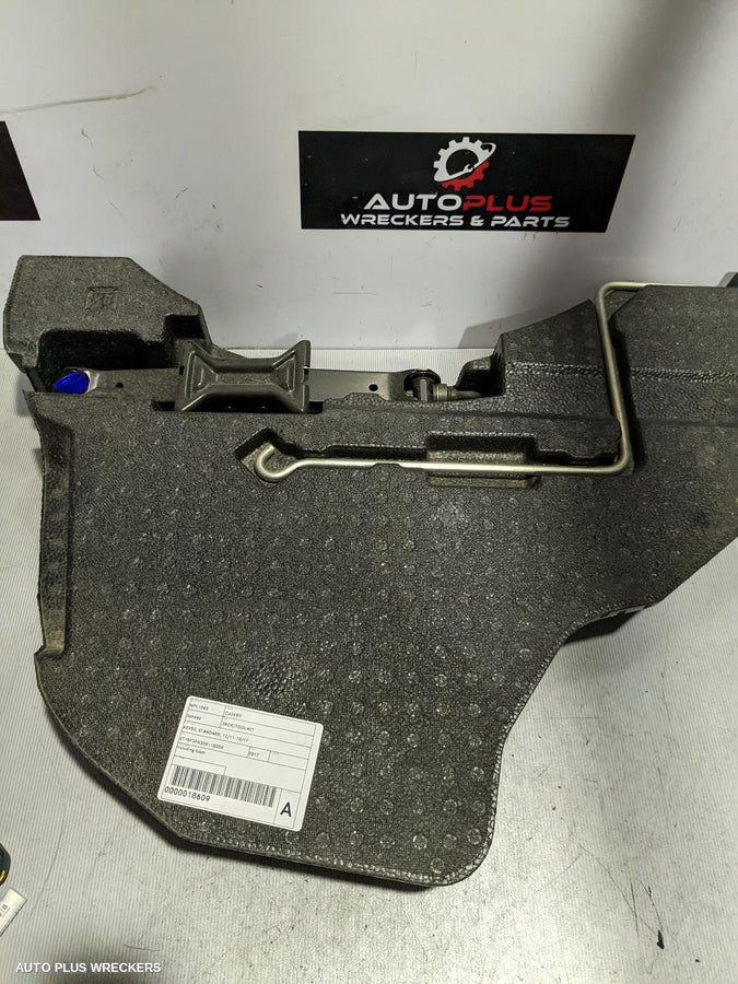 2017 Toyota Camry Jack Tool Kit