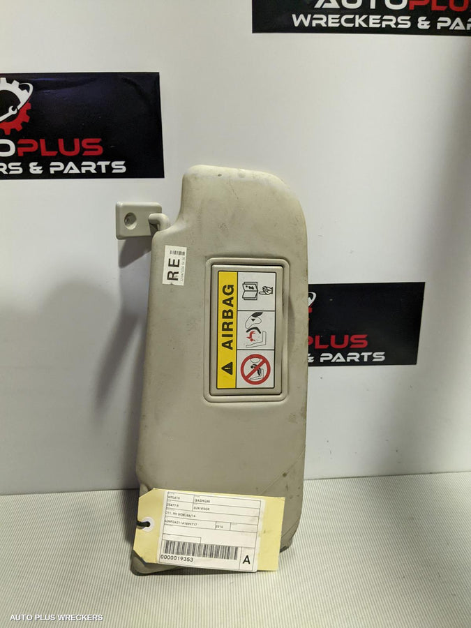 2016 Nissan Qashqai Sunvisor