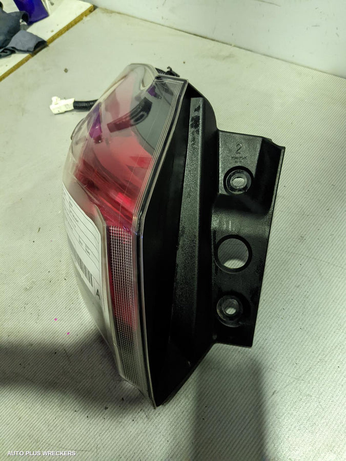 2015-2018 Toyota Rav4 Left Taillight