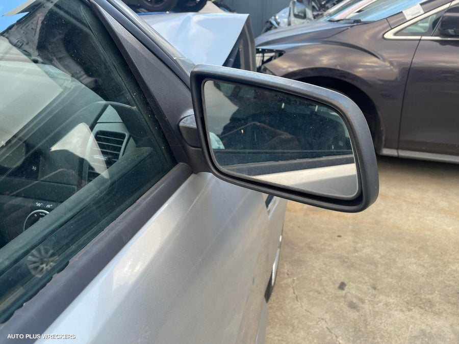 2006 Holden Commodore Right Door Mirror
