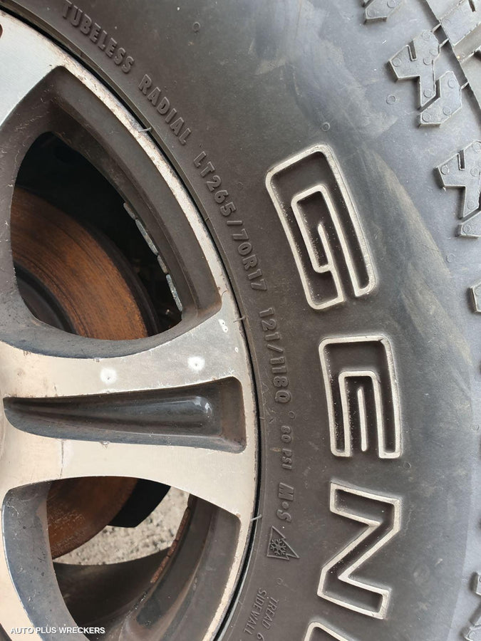 2006 Nissan Pathfinder Sunvisor