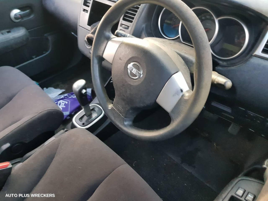 2006 Nissan Tiida Right Front Door Window