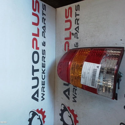 2001-2006 Ford Escape Right Taillight