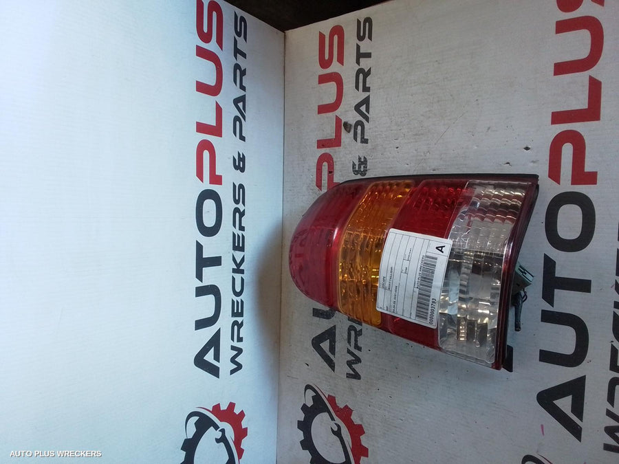 2001-2006 Ford Escape Right Taillight
