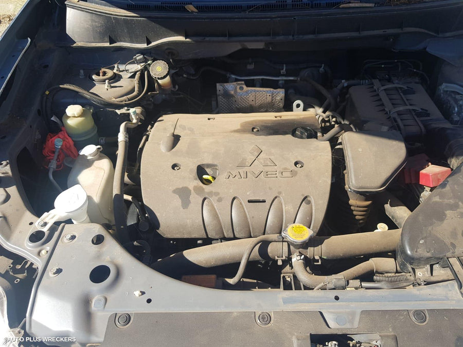 2010 Mitsubishi Outlander Washer Bottle