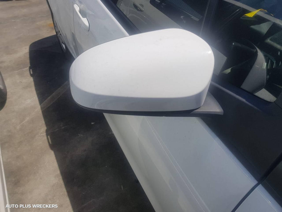 2013 Toyota Yaris Seatbelt Stalk