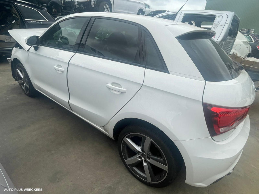 2015 Audi A1 Left Door Mirror