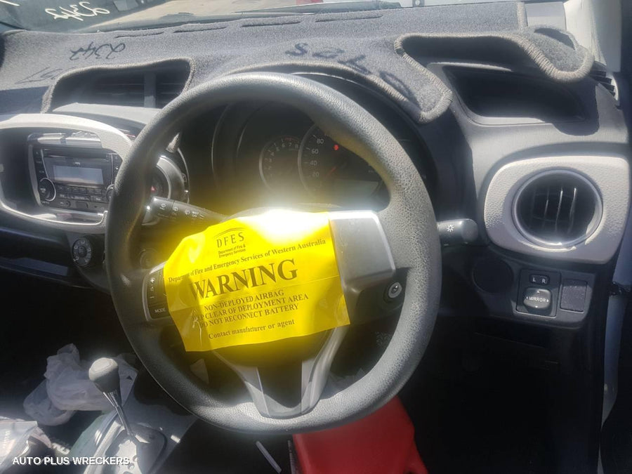 2013 Toyota Yaris Radio Cd Dvd Sat Tv