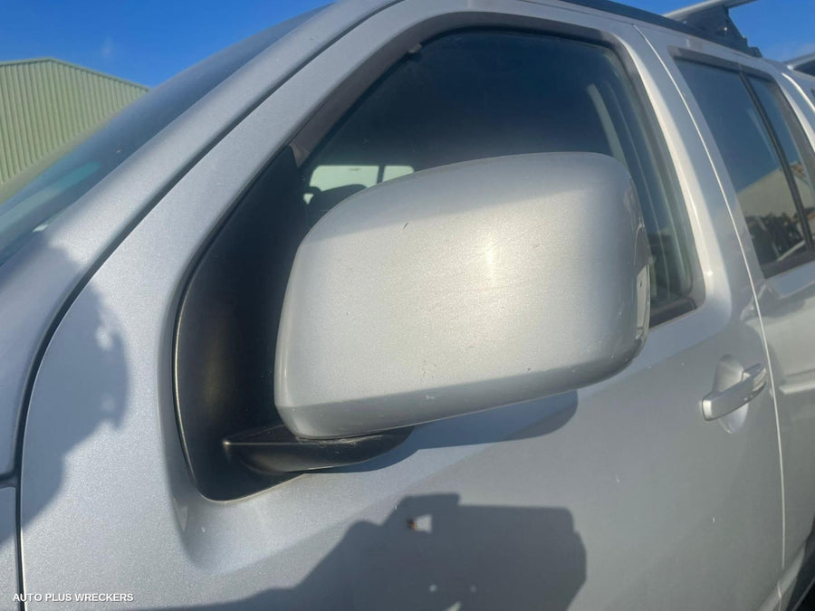 2010 Nissan Navara Left Rear Door Window