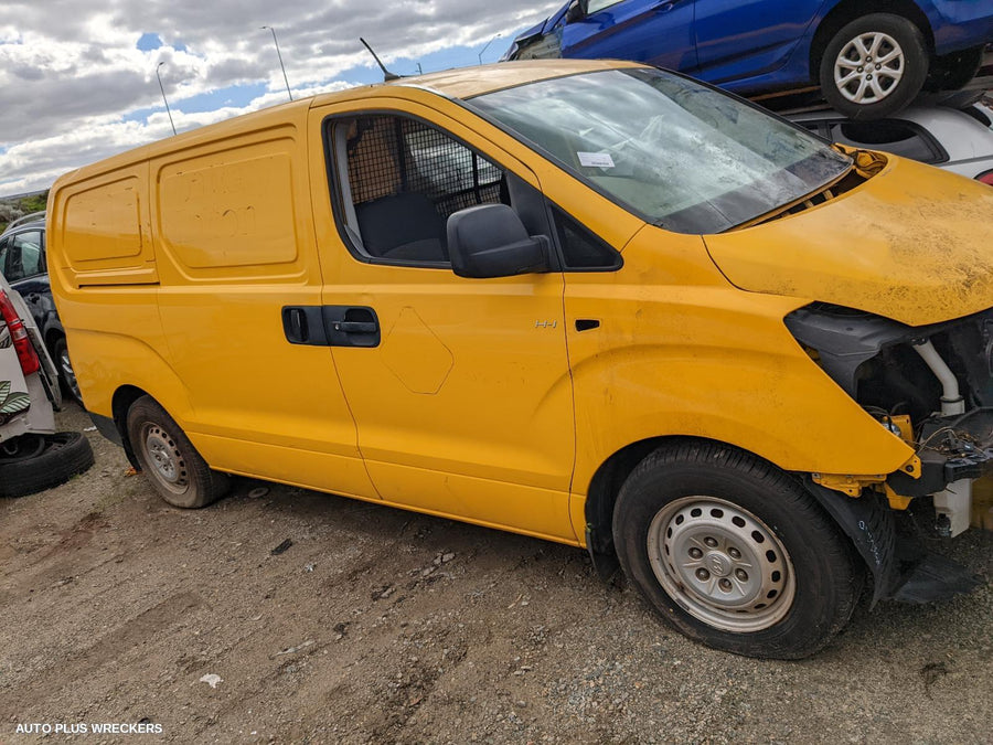 2010 Hyundai Iload/imax Sunvisor