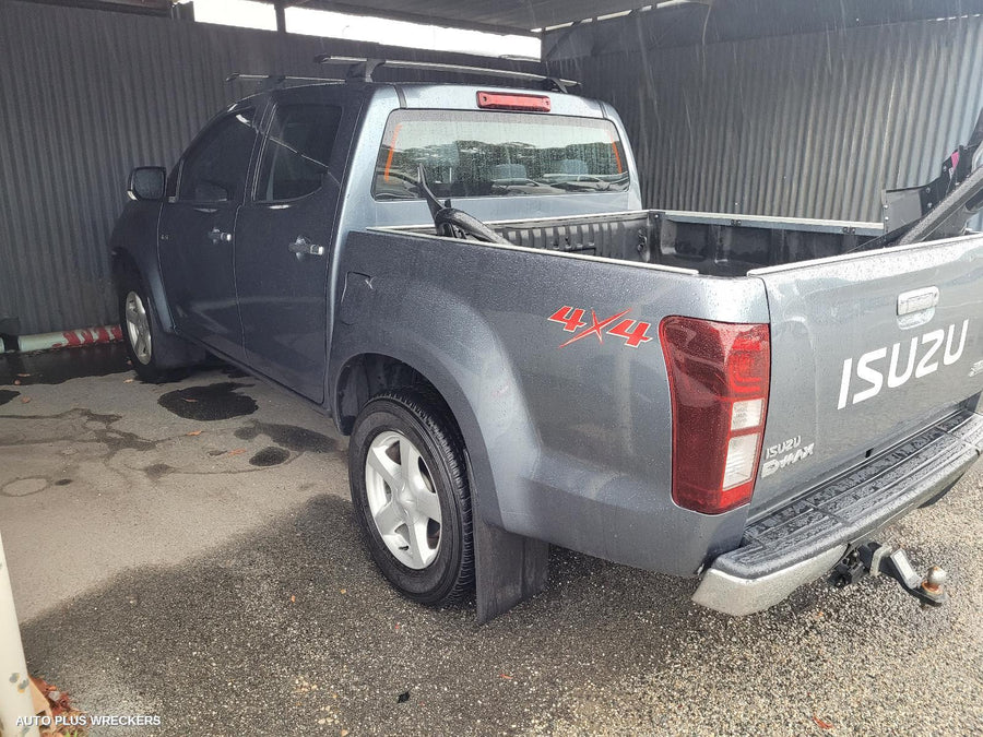 2014 Isuzu Dmax Right Rear Door Sliding