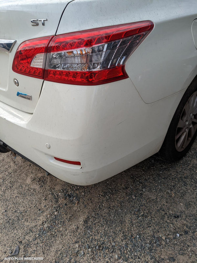 2015 NISSAN PULSAR LEFT REAR DOOR SLIDING