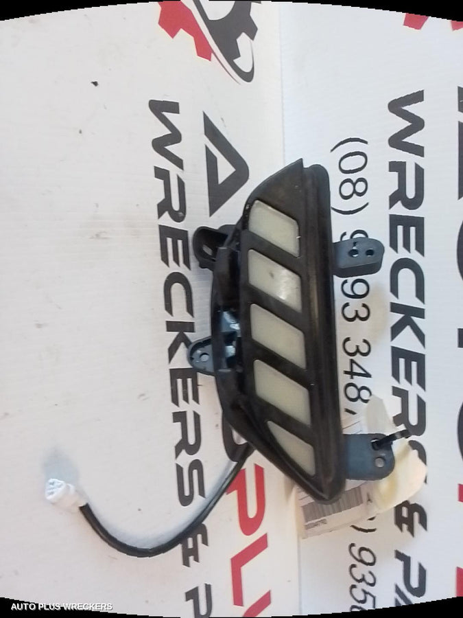 2013-2016 Mazda 3 Right Indicator Fog Side