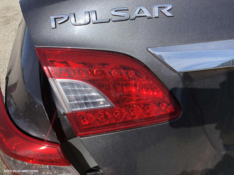 2016 Nissan Pulsar Instrument Cluster