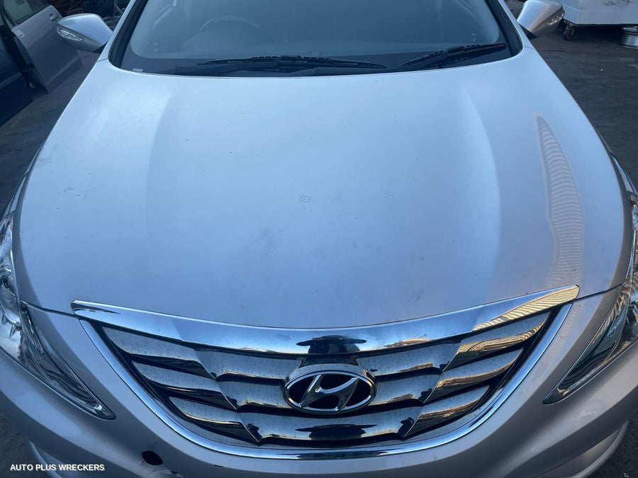 2010-2013 Hyundai I45 Rear Garnish