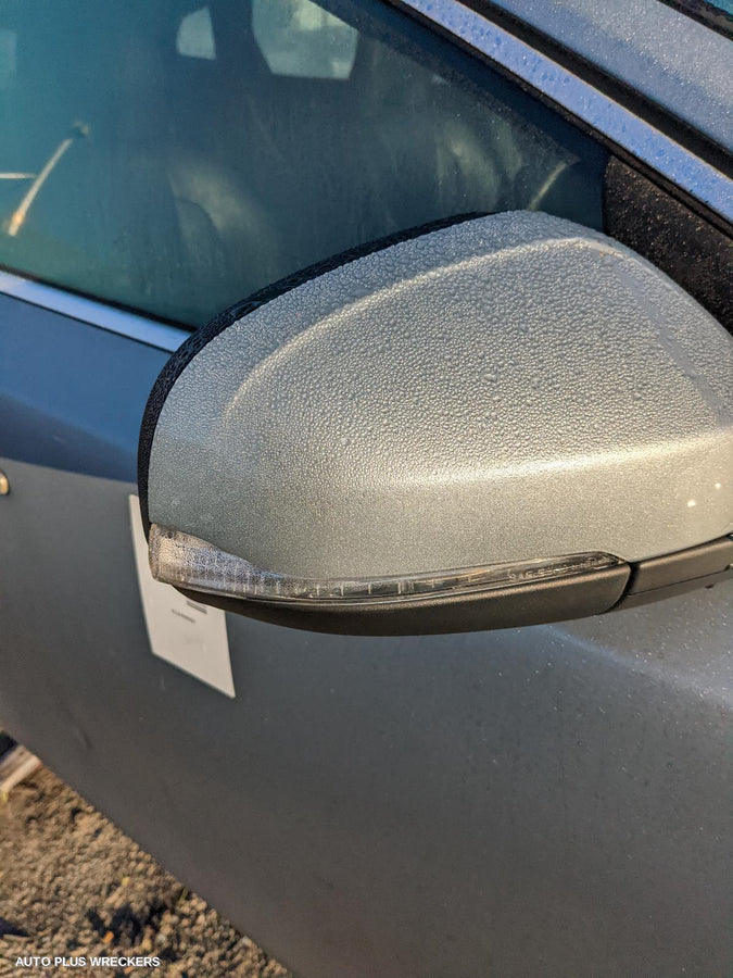 2016 Volvo S40 Left Front Door Window