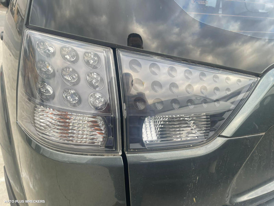 2008 Mitsubishi Outlander Left Front Door Window