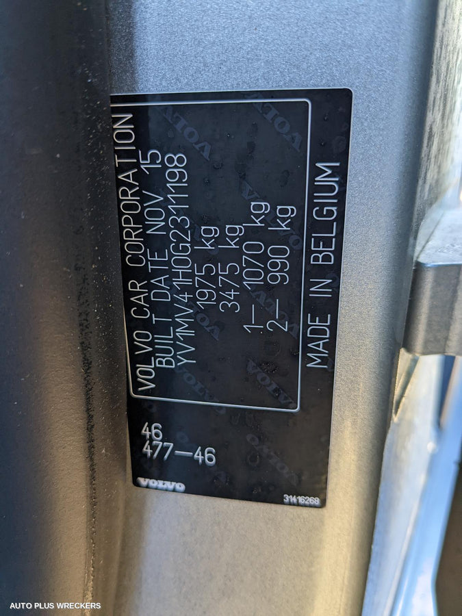 2016 Volvo S40 Left Front Door