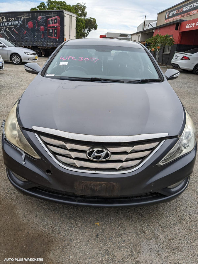 2010 Hyundai I45 Fan