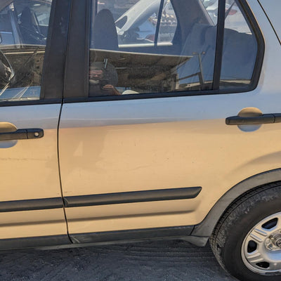 2005 HONDA CRV LEFT FRONT DOOR