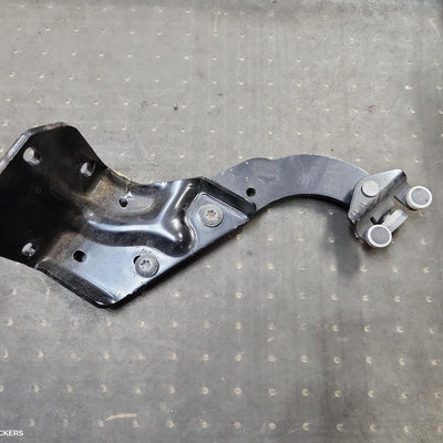 2015-2025 Mercedes Vito Door Hinge Runner