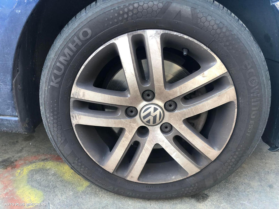 2006 Volkswagen Jetta Left Taillight