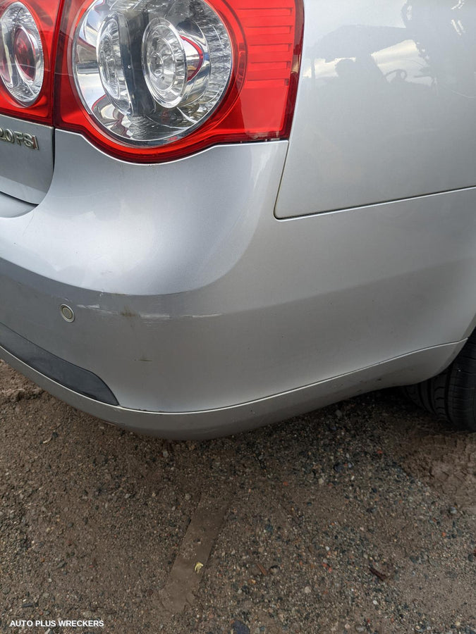 2006 Volkswagen Jetta Bonnet