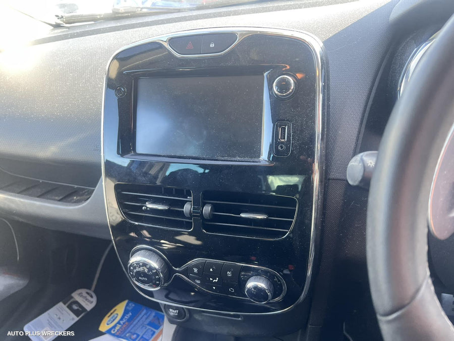 2015 Renault Clio Left Taillight