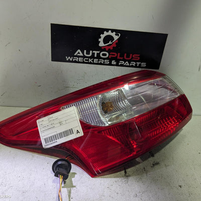 2011-2015 Ford Focus Left Taillight