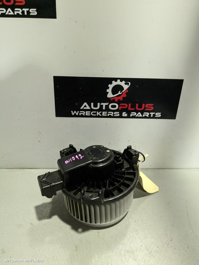 2016 Toyota Corolla Heater Fan Motor