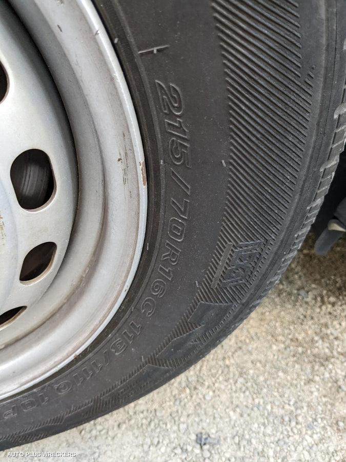 2018 Hyundai Iload/imax Door Handle