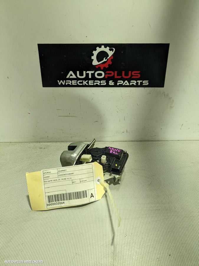 2011 Dodge Journey Door Boot Gate Lock