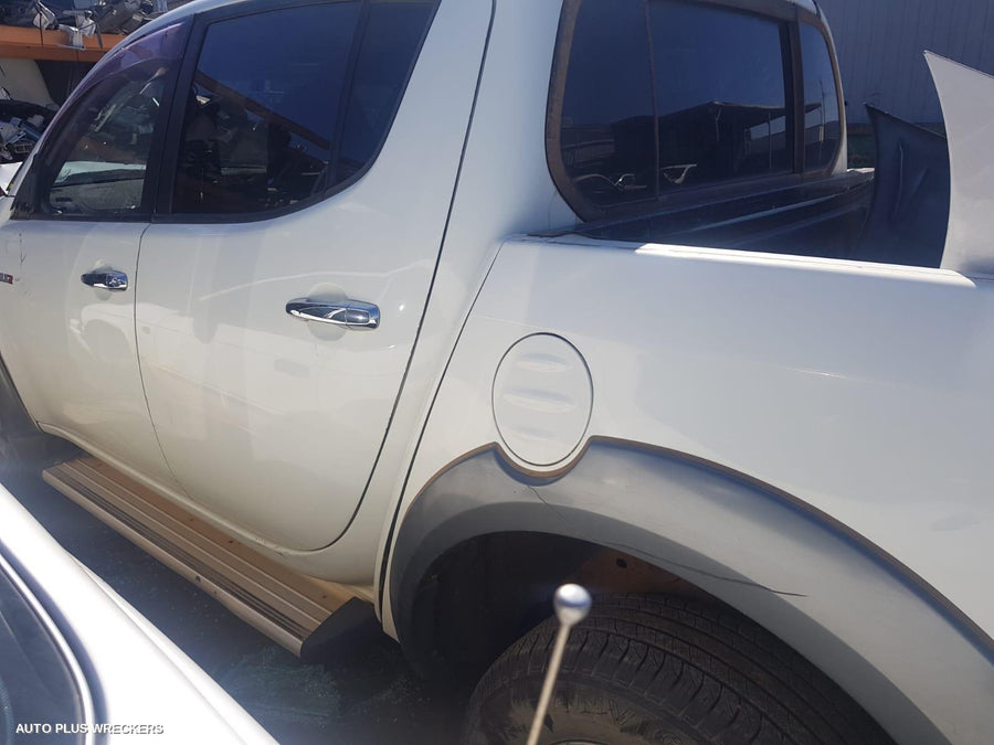 2008 Mitsubishi Triton Right Rear Door Sliding