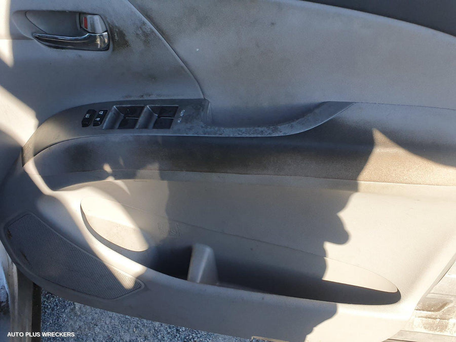 2007 Toyota Tarago Right Taillight