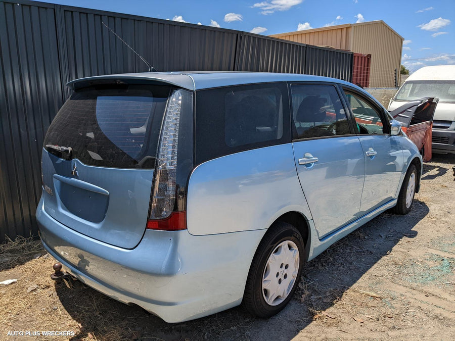 2005 Mitsubishi Grandis Bonnet
