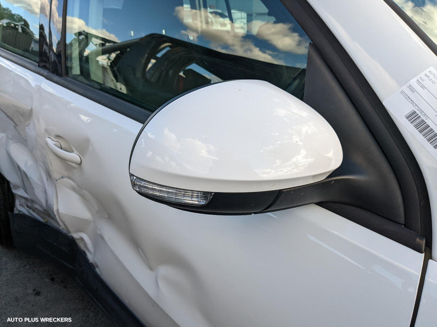 2012 Volkswagen Tiguan Left Taillight