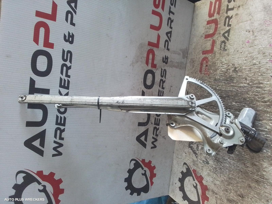 2005-2011 Toyota Yaris Right Front Window Reg Motor