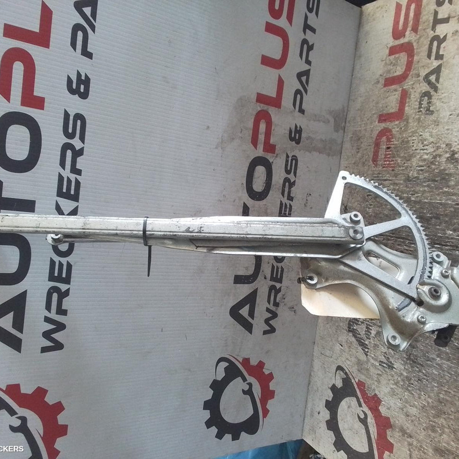 2005-2011 Toyota Yaris Right Front Window Reg Motor